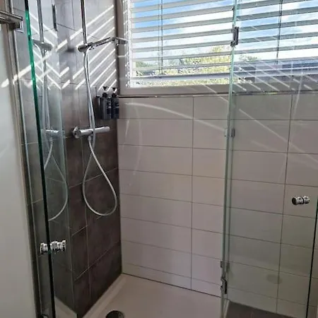 10min Zum Centerparcs, Mit Garten,carport *